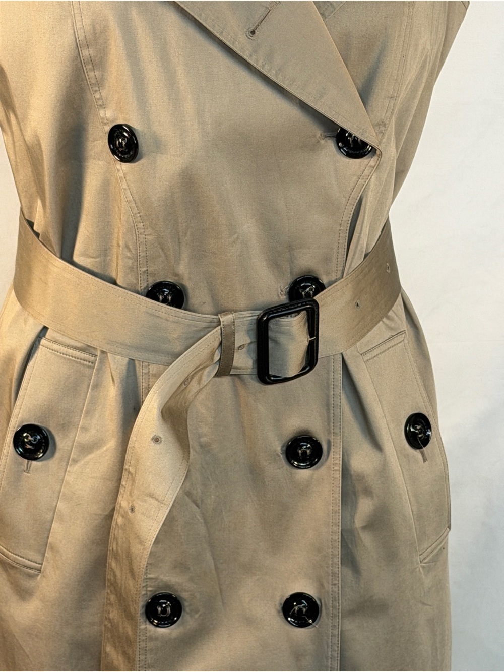 Burberry London Beige Trench-Style Dress with Black Detailing - Picture 5 of 10